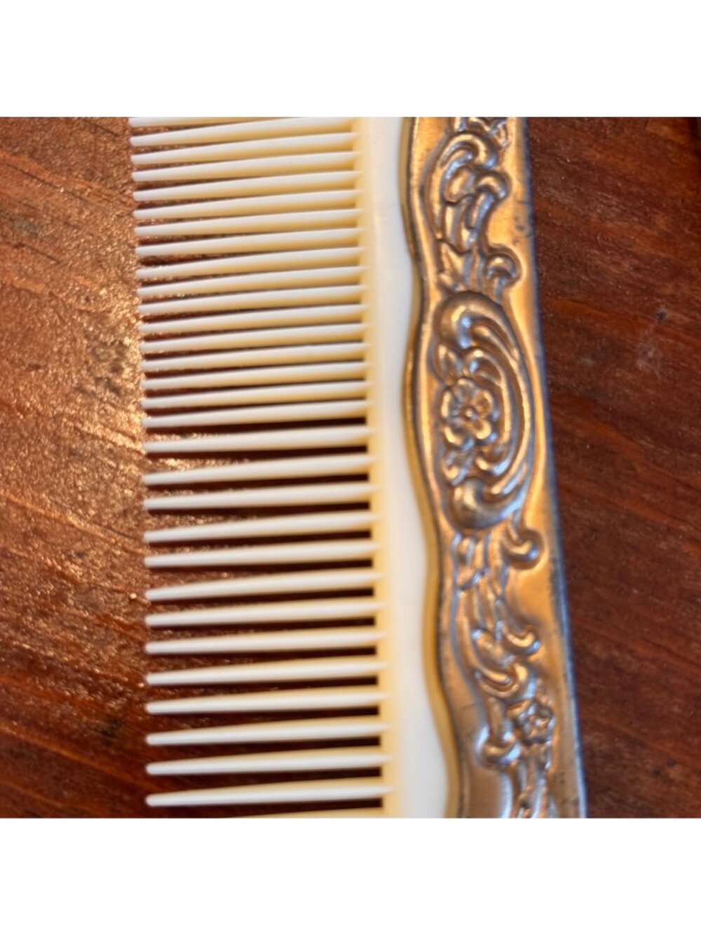 Victorian Silver Plate 3 Pc Vanity Set Mirror Brush & Comb Ornate Design Patina - Picture 15 of 16